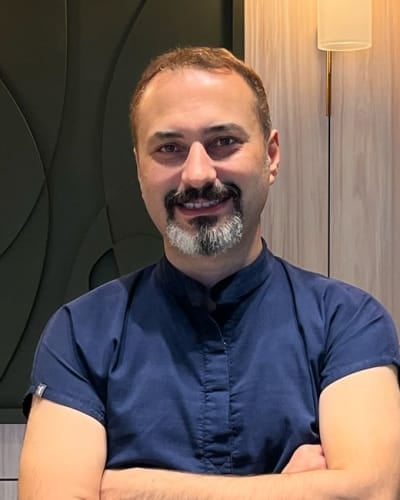 Dr. Ali İlker Baştan - Mund-, Kiefer- und Gesichtschirurg - professional headshot